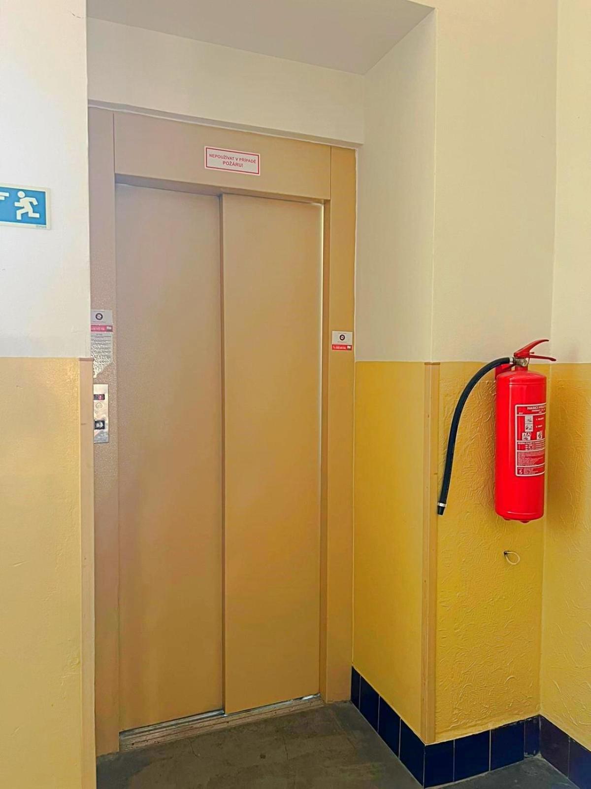 Mezonetovy Apartman V Centru Πράγα Εξωτερικό φωτογραφία