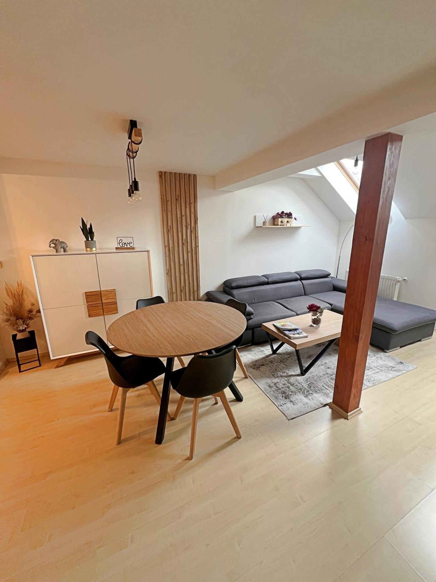 Mezonetovy Apartman V Centru Πράγα Εξωτερικό φωτογραφία